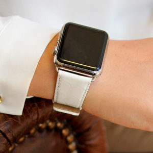 white-alligator-apple-watch-band-denim-woman