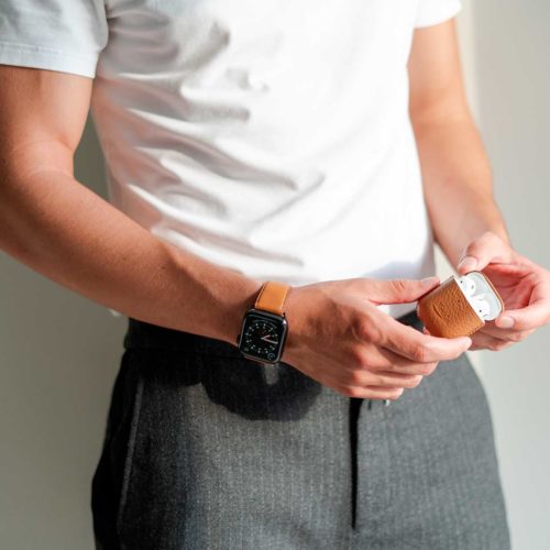 Apple-light-brown-combo-accessories-for-him-with-an-elegant-outfit-bs