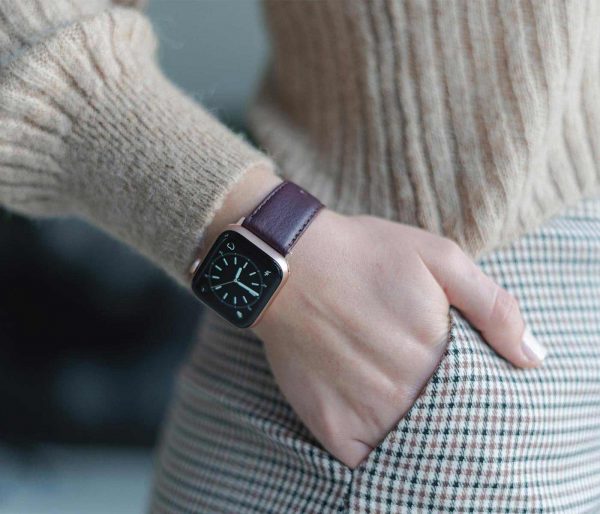 Burgundy-Apple-watch-nappa-calf-leather-band-close-up-on-dial