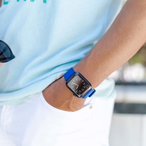Deep-Ocean-Apple-watch-blue-rubber-band-on-turquoise-shirt