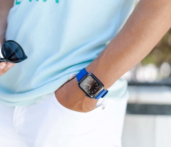 Deep-Ocean-Apple-watch-blue-rubber-band-on-turquoise-shirt