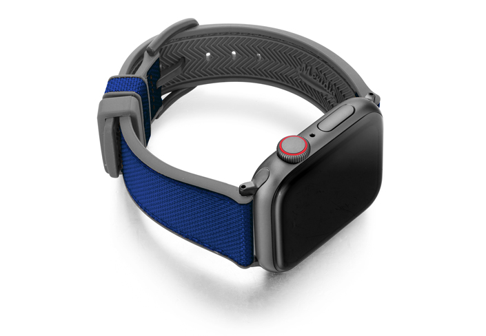 Deep_ocean_AW-Blu-natural-rubber-band-with-right-case-in-a-grey-lining-version