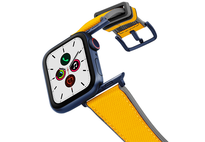 Submarine-AW-caoutchouc-leather-band-on-air-space-blue-adapters.jpg
