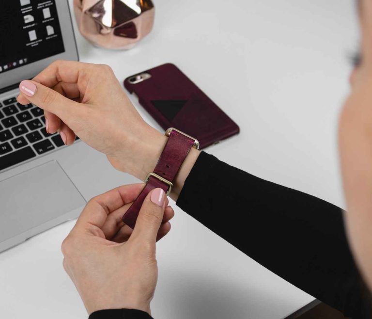 Grapewine-and-Colonial-red-burgundy-combo-Apple-accessories-for-her-tech-mood