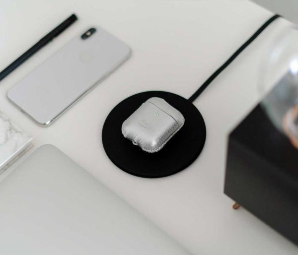 Crystal-Airpods-silver-leather-case-on-wireless-charger-bs