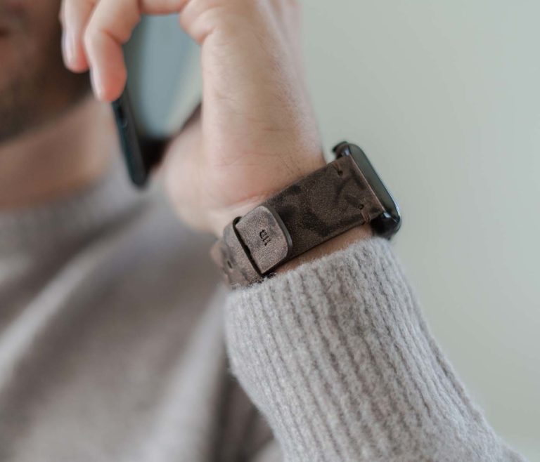 Deep Fossil Apple watch dark brown vintage leather band