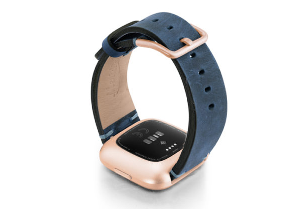 Arctic-Blue-Fitbit-vintage-leather-band-with-back-rose-aluminium-case