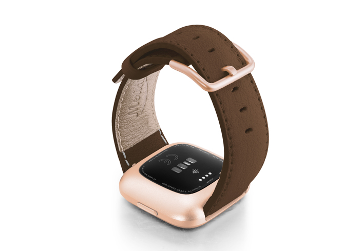 Chestnut-Fitbit-nappa-leather-band-with-back-rose-aluminium-case