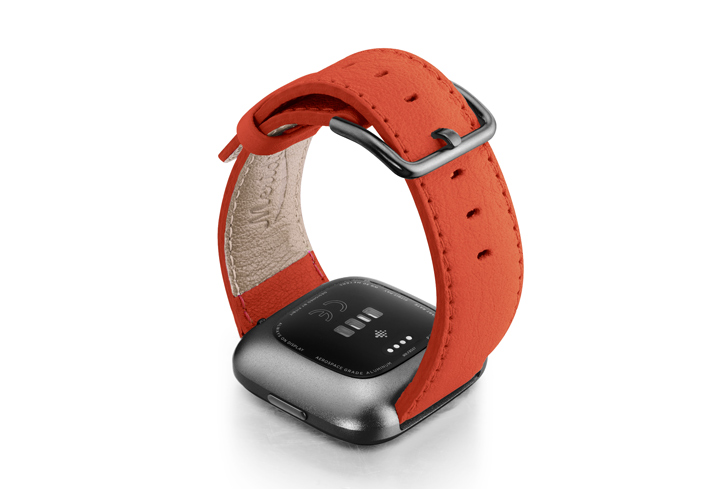 Coral-Fitbit-nappa-leather-band-with-back-carbon-aluminium-case
