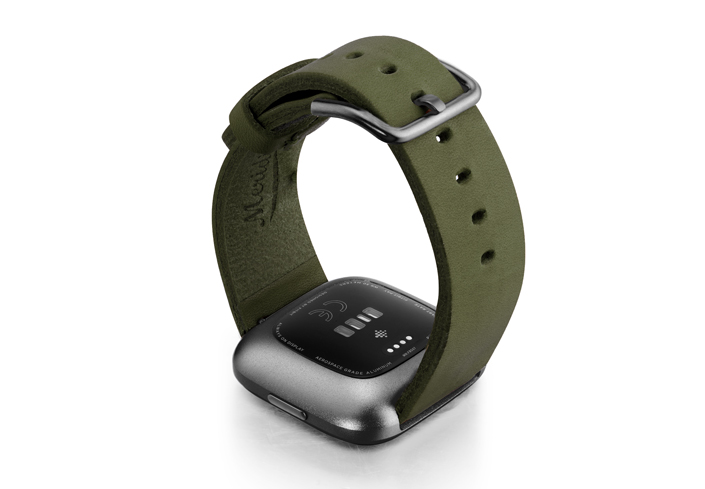 Deep-Leaf-Fitbit-Watch-green-full-grain-leather-band-with-carbon-aluminium-back-case