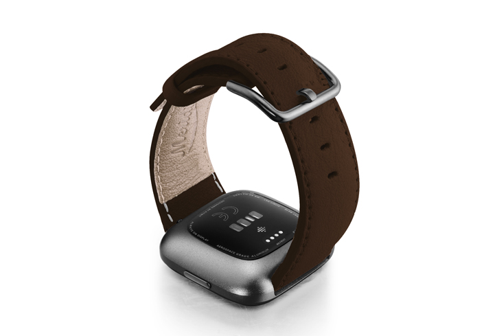 Slate-Brown-Fitbit-nappa-leather-band-with-back-rose-aluminium-case