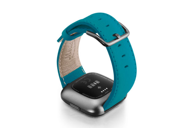 Turquoise-Fitbit-nappa-leather-band-with-back-carbon-aluminium-case