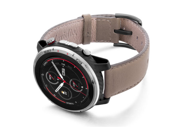 Amazfit-Stratos-pottery-grey-nappa-leather-band-with-displey-on-left