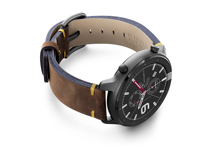 Amazfit-GTR-old-brown-vintage-band-with-display-on-right