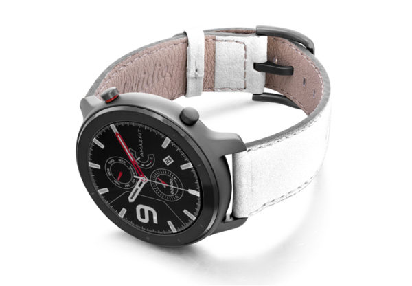 Amazfit-GTR-bianco-nappa-leather-band-with-display-on-left