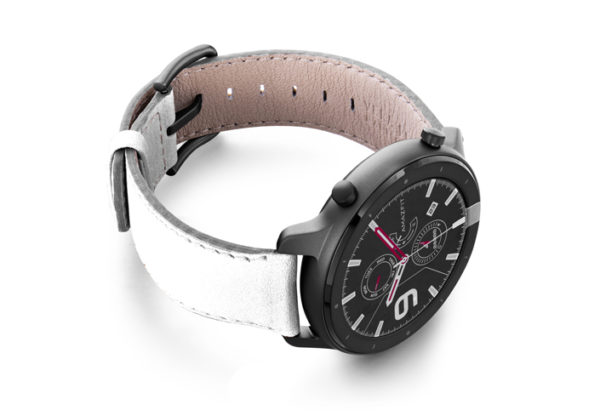 Amazfit-GTR-bianco-nappa-leather-band-with-displey-on-right