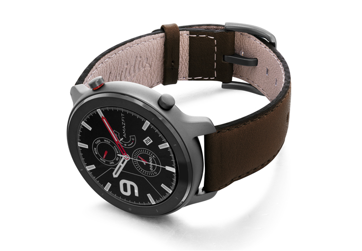 Amazfit-GTR-slate-brown-nappa-leather-band-with-displey-on-left
