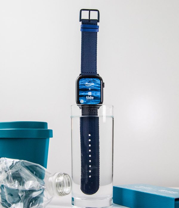 Blue_Marine_Apple_watch_recycled_ocean_bound_plastic_band_in_the_water_cup