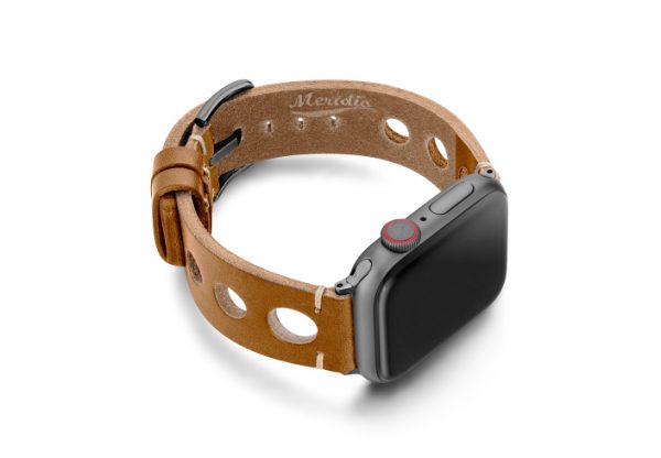 Light-Brown-AW-urban-leather-band-on-left-space-grey-display-on-lright