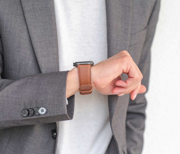 Anurka-Apple-watch-recycled-vegan-band-for-him-sport-jacket-outfit