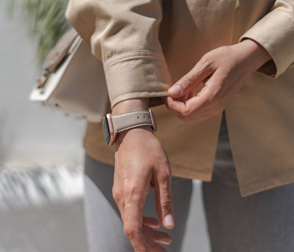 Bisque-Apple-watch-recycled-vegan-band-for-her-sunny-day