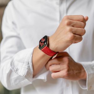 Recycled-Red-cotton-apple-watch-band-for-him-elegant-style
