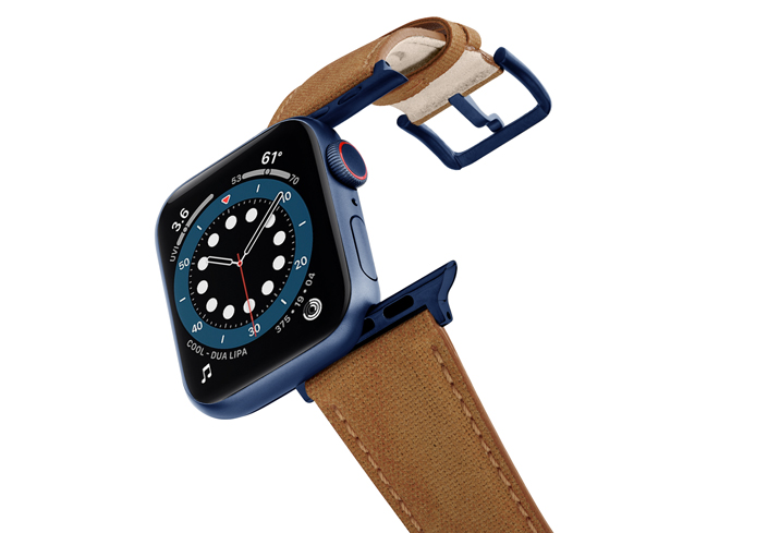 Recycled-Toffee-Apple-watch-vegan-leather-band-flying-view_alluminium_Blue_Case