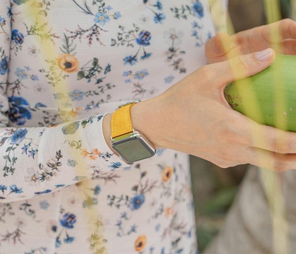 Recycled-golden-cotton-apple-watch-band-for-her-close-up