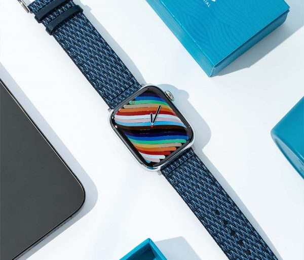 Waves_Apple_watch_ocean_bounced-recycled_intercrossed_blue_band_close_up