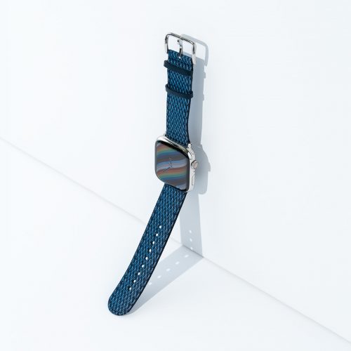 Waves_Apple_watch_ocean_bounced-recycled_intercrossed_blue_band_vertical_view