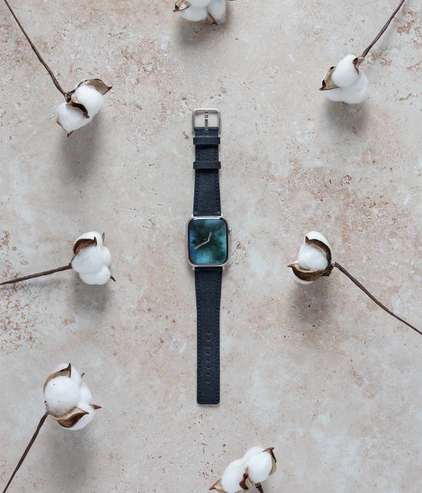 Recycled_Night_Apple_watch_band_iflat_lay_in_the_middle_of_cotton_flowers