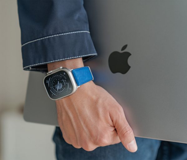 River_Flow_Apple_Watch_earth_band_lifestyle_for_him